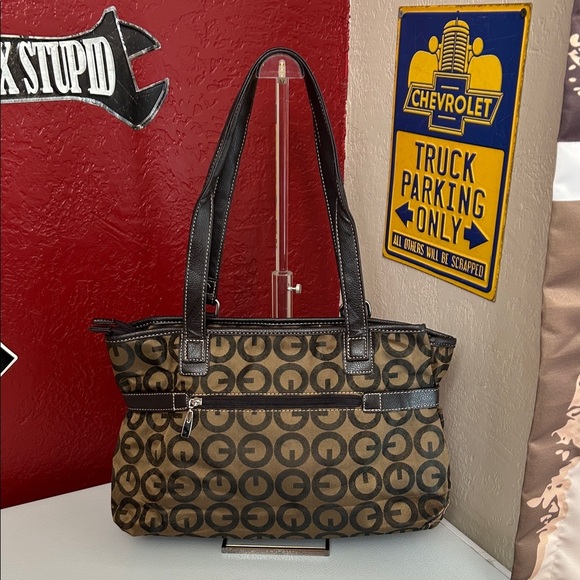 Gorgeous Brown Patterned Shoulder Bag - Picture 2 of 5